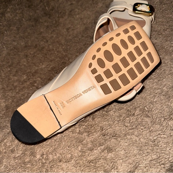 BOTTEGA VENETA Stretch Buckle Flat Mule 5.5 - Picture 3 of 3